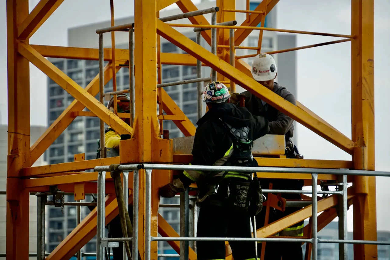 Occupational Safety Card. A amn at a working site.